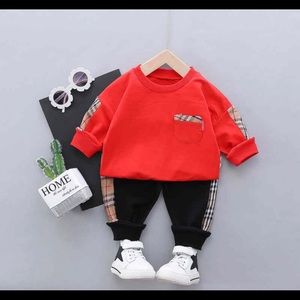 Boys/girls tracksuit